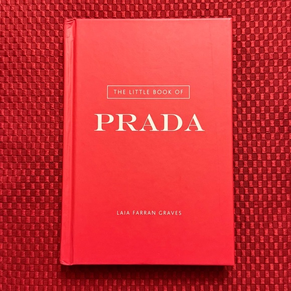 Fashion Books - Picture 5 of 10